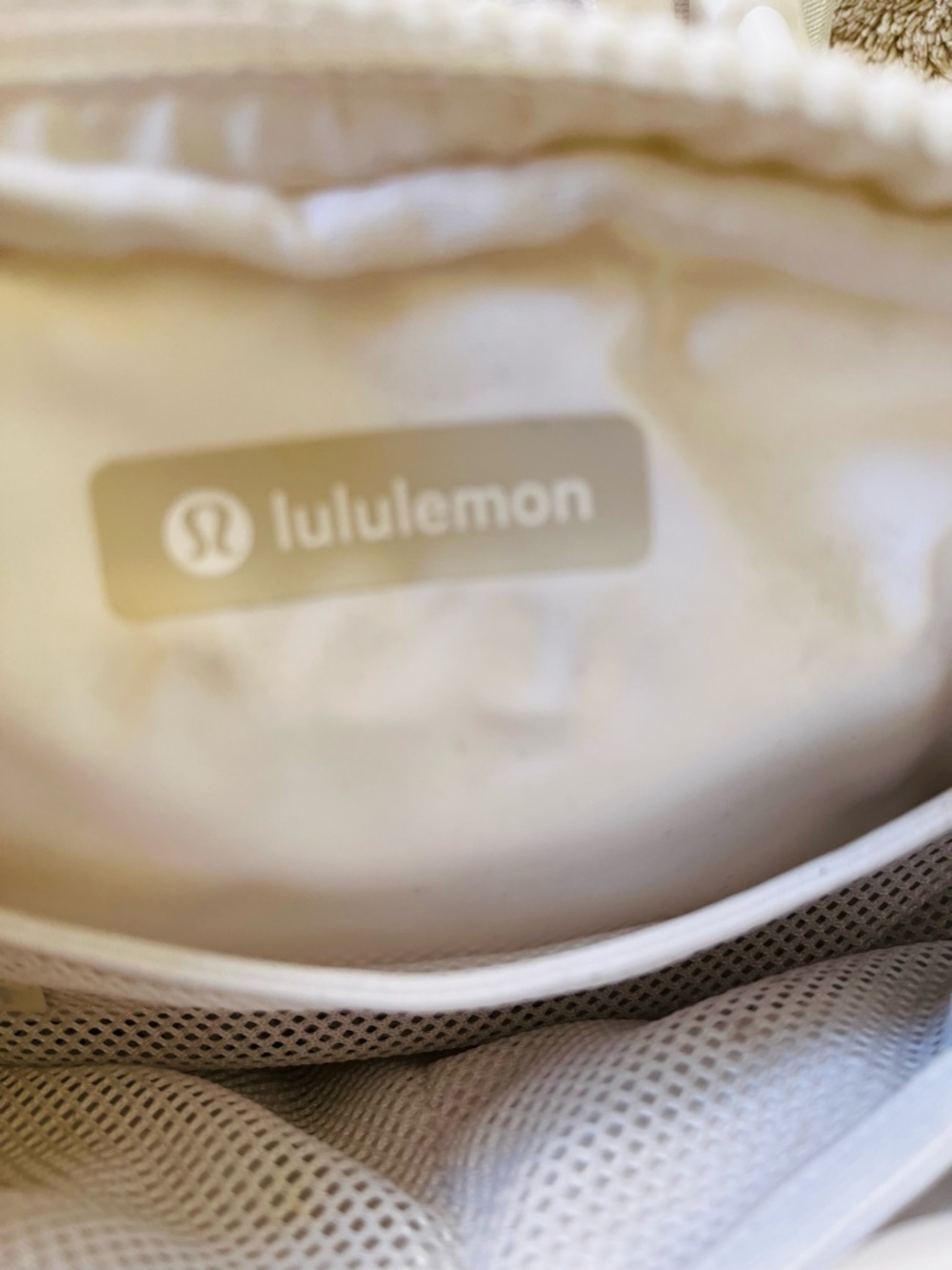 lululemon White Everywhere Belt Bag Quilted Crossbody Pouch Silver - Picture 5 of 9